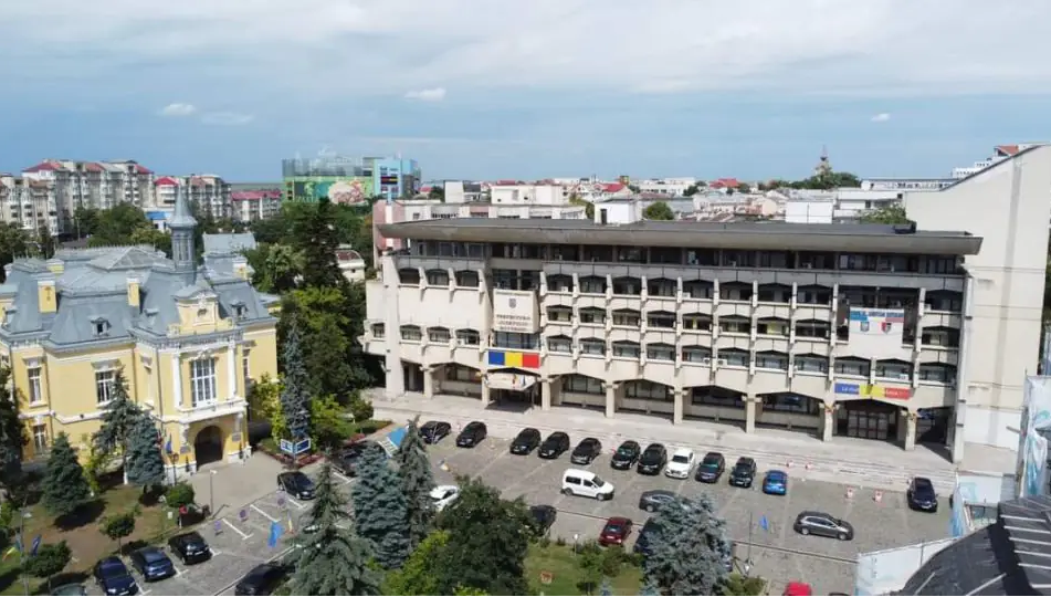 Clădirea în care funcționează Palatul Administrativ își schimbă valoarea 