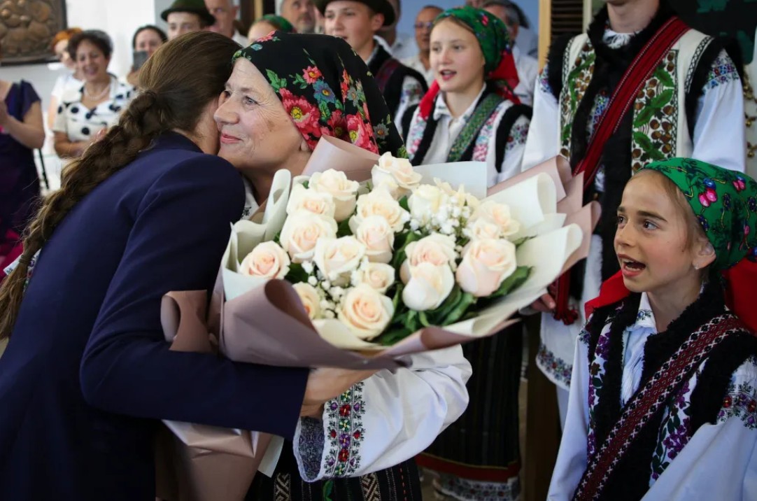 Apelul românilor din Cernăuți:  Trebuie să existe școala în limba maternă