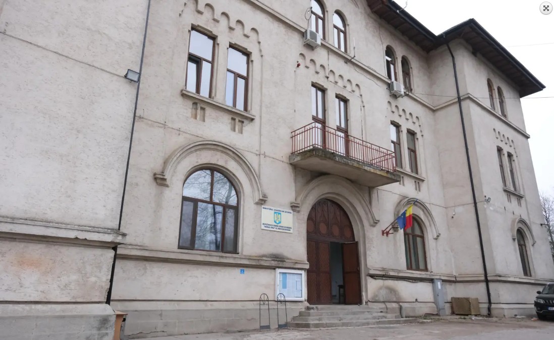 Sediul temporar al pompierilor devine a doua casă pentru copiii speciali de la Botoșani – VIDEO