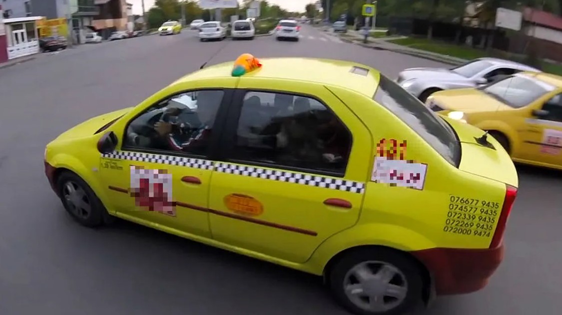 Cursă de taxi cu final violent: Clientul a cerut să fie dus în Botoșani, când a ajuns nu a mai recunoscut orașul și a vrut din nou la Iași: De nervi, șoferul l-a bătut și l-a și furat
