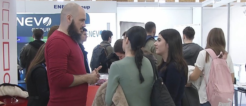 Bătaie pe joburi într-un domeniu surpriză: Studenții aleargă după salarii de până la 14.000 lei