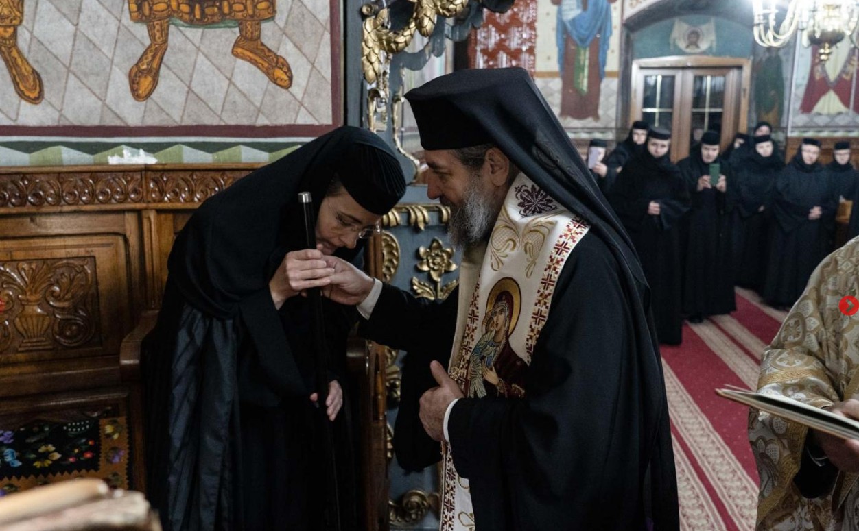 Noua stareță de la Mănăstirea Vorona a lucrat ca farmacistă