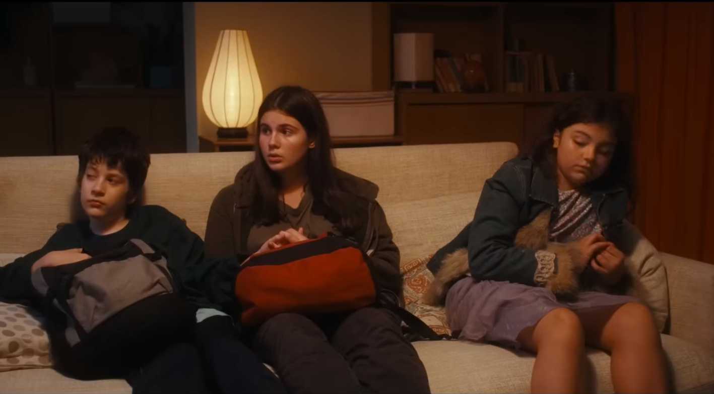 Drama copiilor cu părinții plecați în străinătate, subiect de film: „Capătă un tip de rezervă în legăturile cu ceilalți”