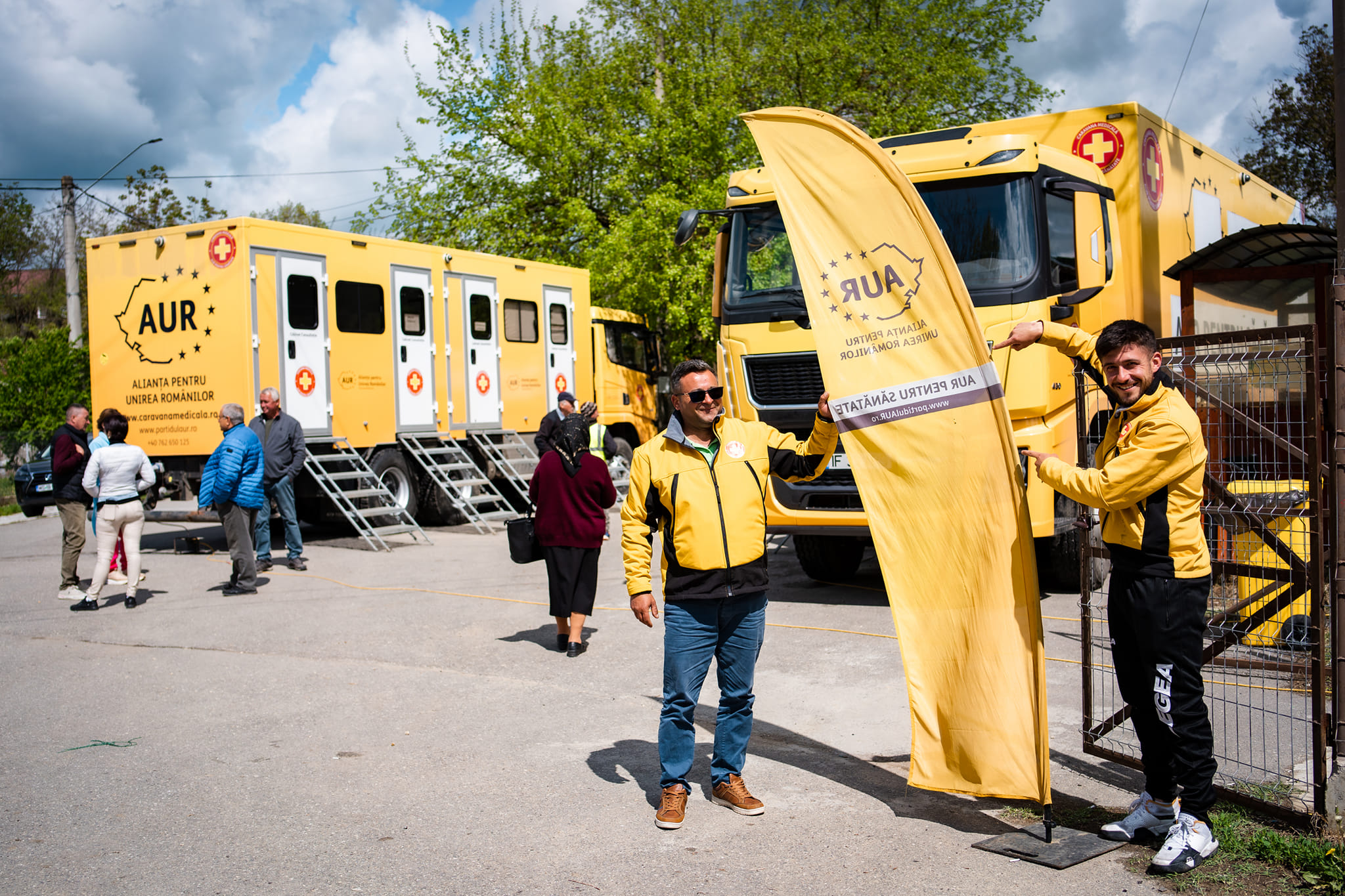 FAZA ZILEI: Caravana a trecut prin oraș, unei pesediste ”i-a căzut fața”