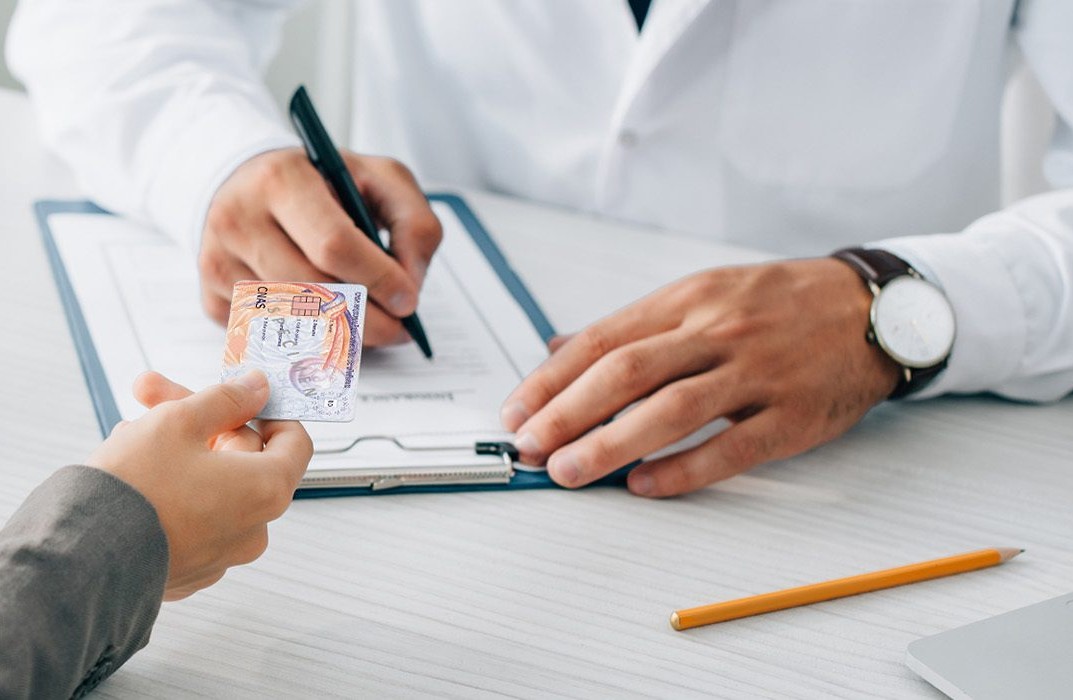 BLOCAJ în Sănătate: A picat iar sistemul, medicii „liniștiți” de Casa de Asigurări 