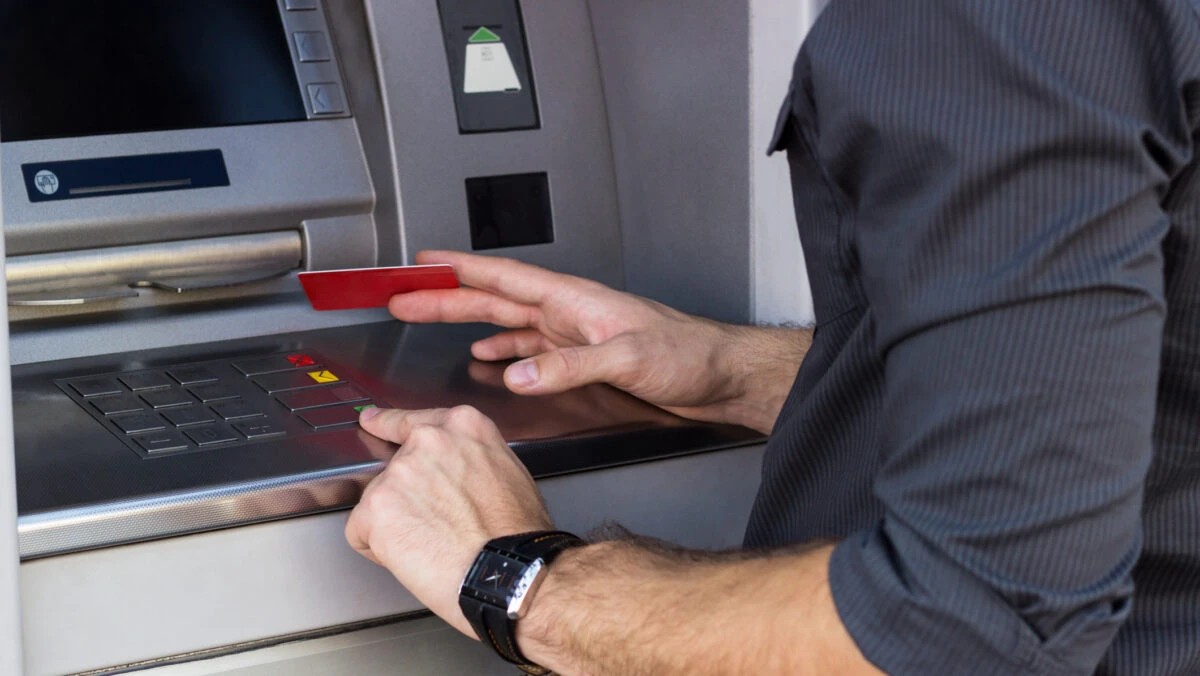 O bancă dispare de pe piață: Conturile și cardurile clienților devin nefuncționale – DETALII 