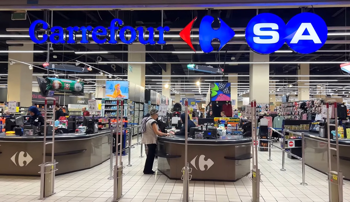 Carrefour iese si din turcia