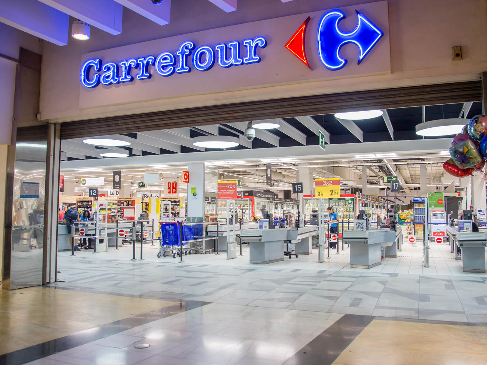 Carrefour a ieșit oficial de pe o nouă piață: Retailerul francez a abandonat 13 țări până acum 