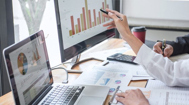 Impactul raportării online asupra lumii cazinourilor