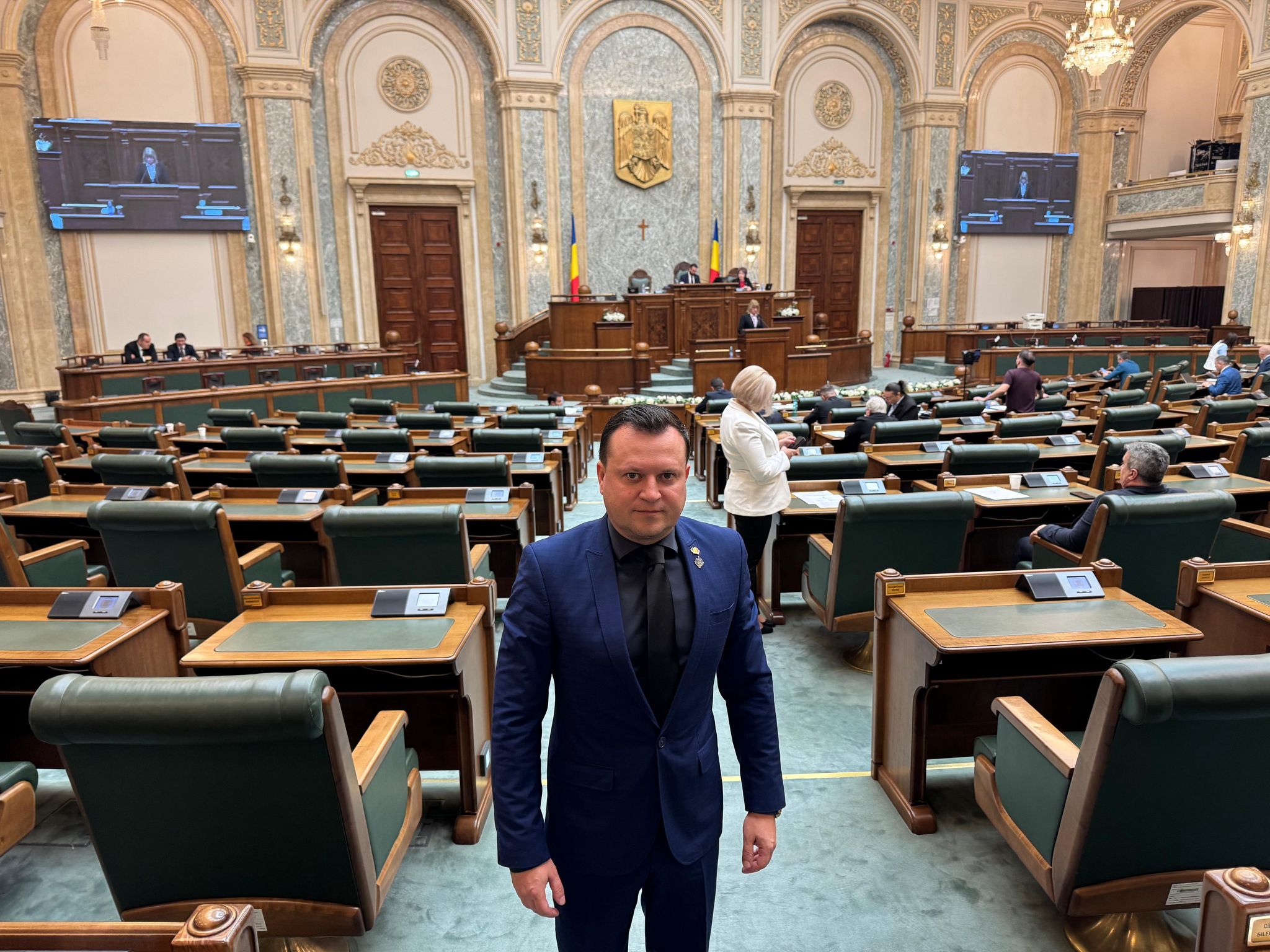 Senatorul Cătălin Silegeanu anunță reluarea plăților către constructorii care reabilitează școli din Botoșani