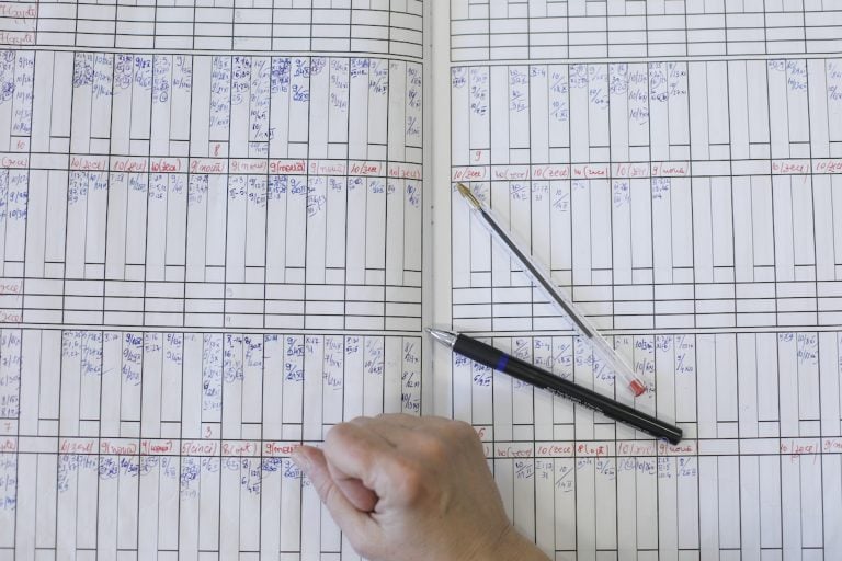 Profesorii nu mai pot anunța notele elevilor în fața clasei: Noi reguli în școli