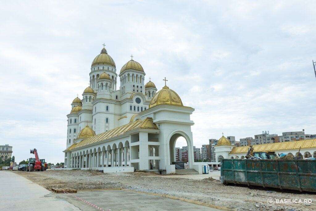 Reguli stricte pentru pelerini la sfințirea picturii Catedralei Naționale: CE trebuie să știe înainte de plecare