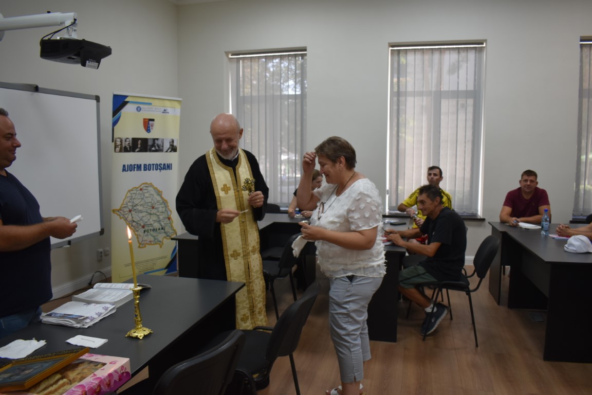CLIPUL ZILEI la Botoșani: Ajutor (și) divin pentru mai mulți botoșăneni fără loc de muncă 