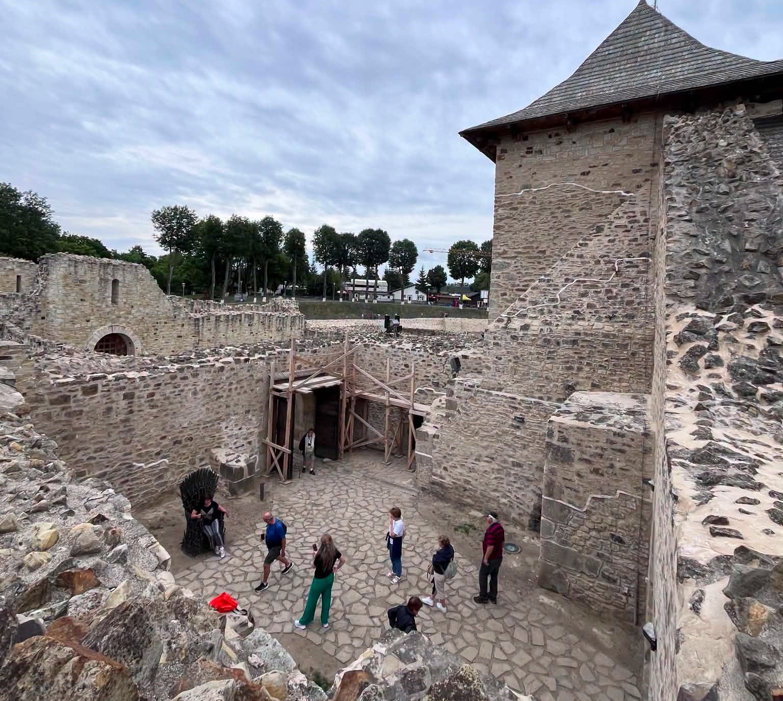 cetatea sucevei se inchide