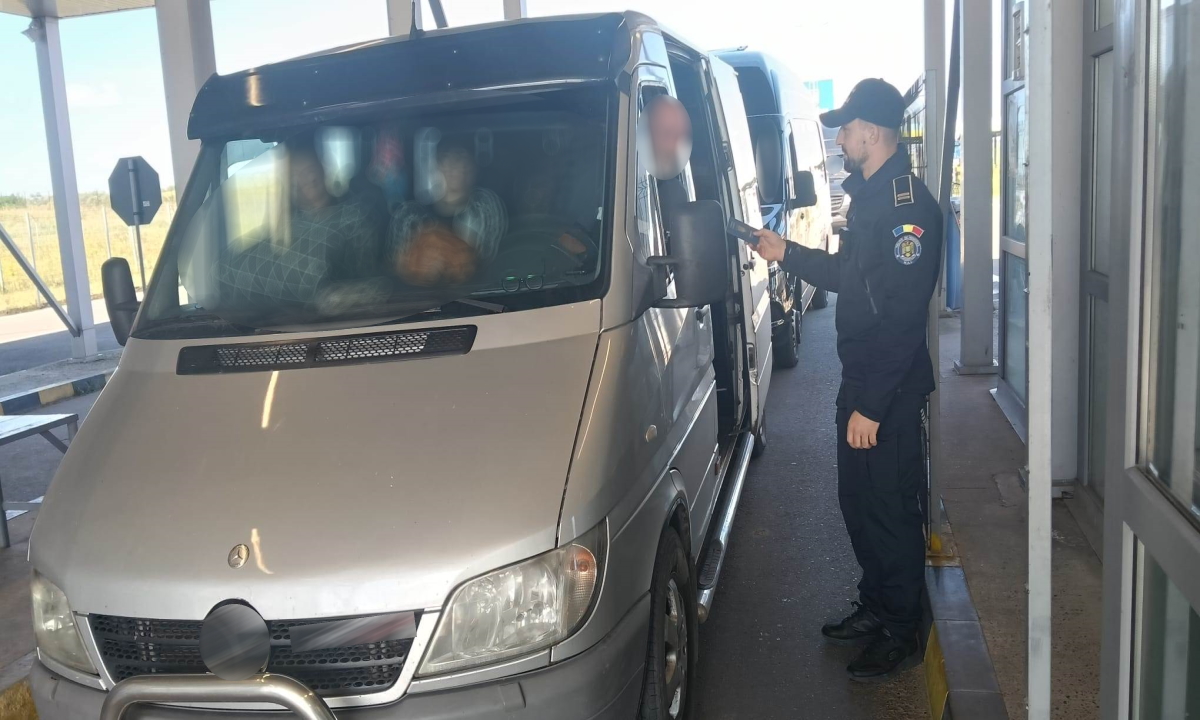 barbat fara permis gasit la volan