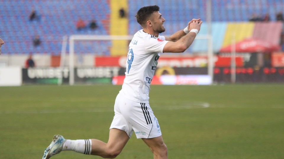 Totul a pornit de la bani: Culisele plecării la Petrolul a golgheterului de la FC Botoșani 