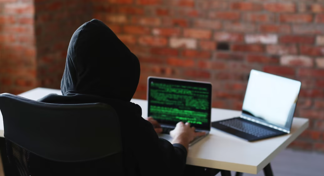 Hackerii au dezvoltat metode noi prin care să fure banii de pe carduri, de sărbători: Avertismentul specialiștilor