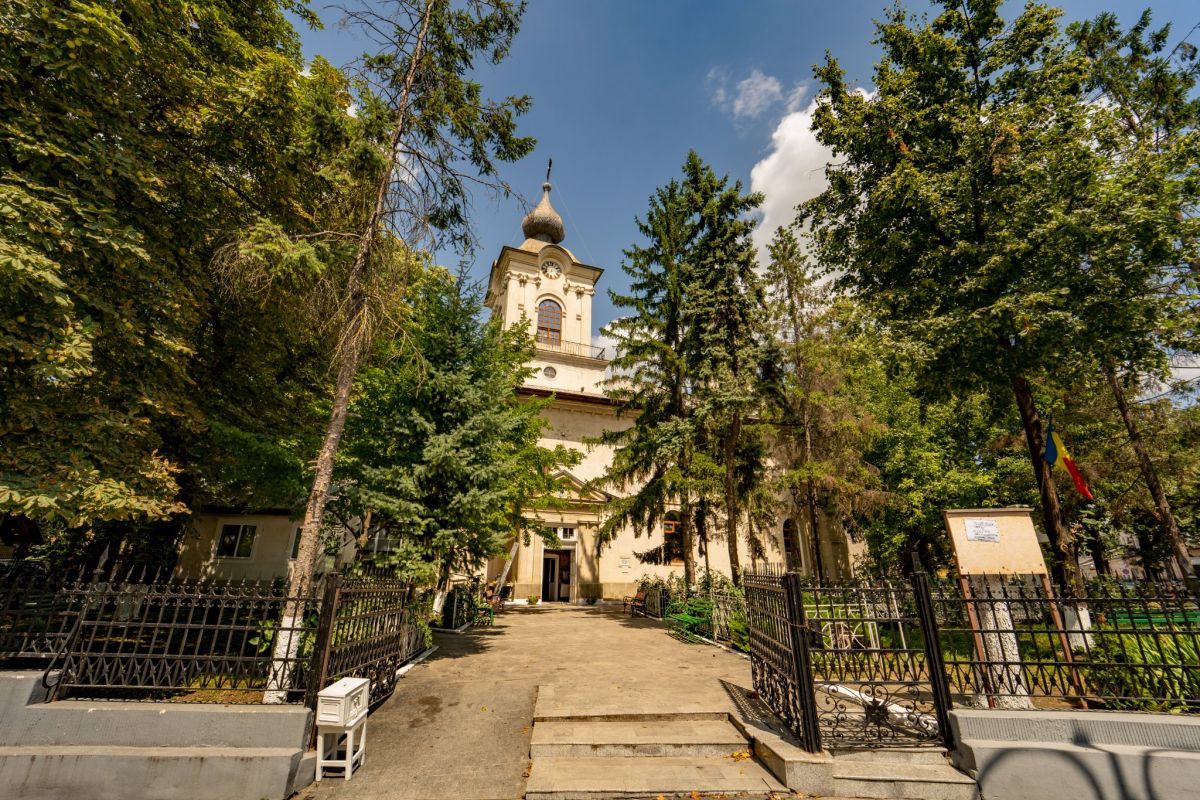 Clopotele bisericilor din Botoșani vor răsuna joi la aceeași oră