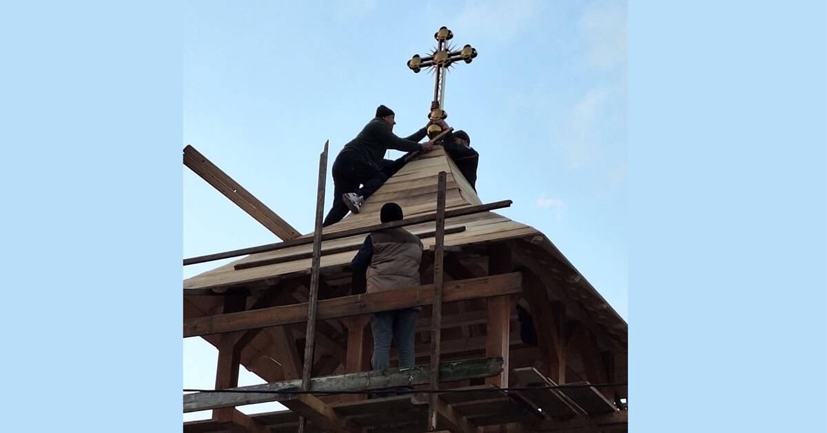 Biserica și clopotnița din Negreni refăcute cu sprijinul comunității din Știubieni