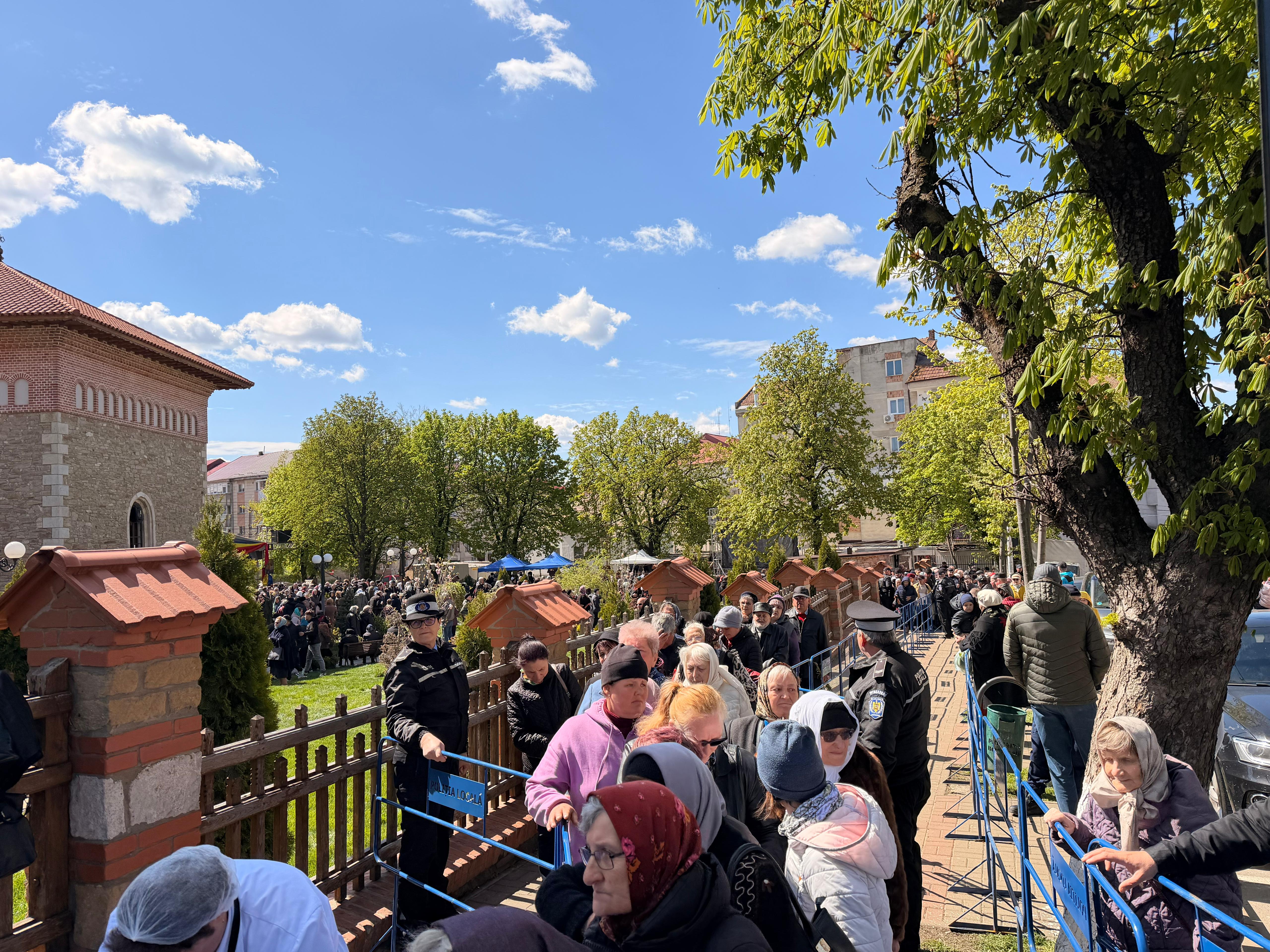 coada la sarmalele oferite de primarie