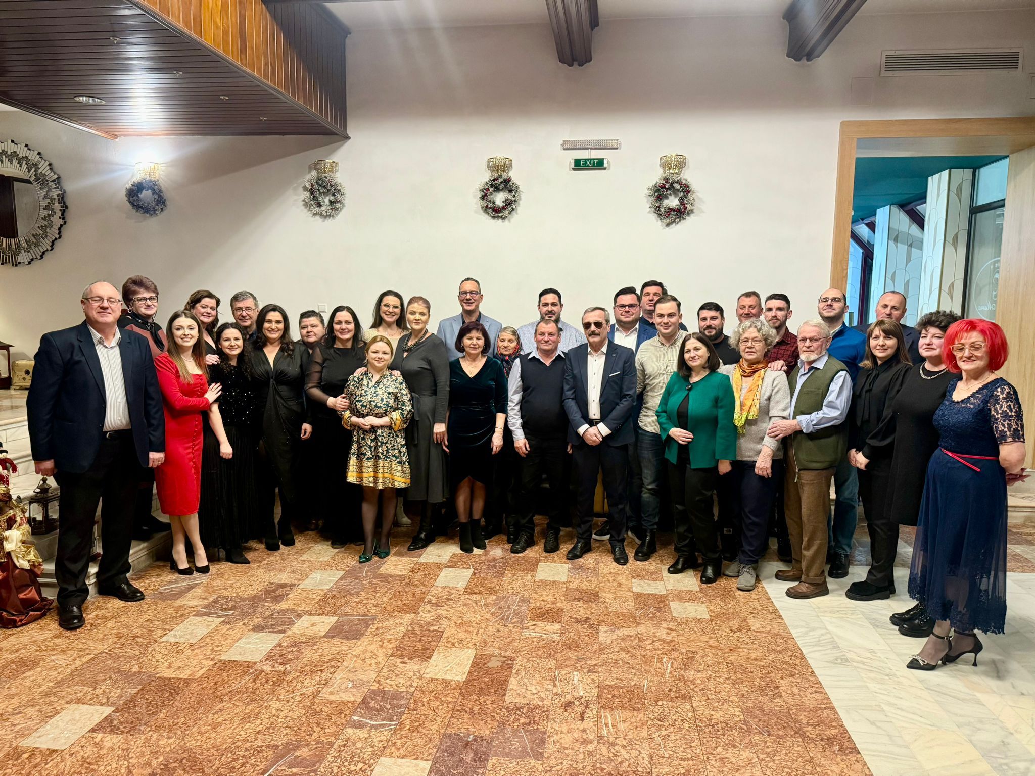 Un director de la Botoșani s-a pensionat, colegii l-au sărbătorit la plecare: Vă doresc tot binele din lume