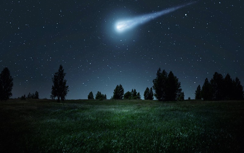 Spectacol pe cerul Moldovei: Două comete vizibile în octombrie, la distanțe record de Pământ