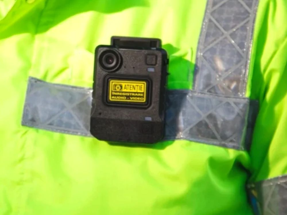 Comisarii de la Botoșani care au fost „înarmați” cu bodycam-uri și dronă