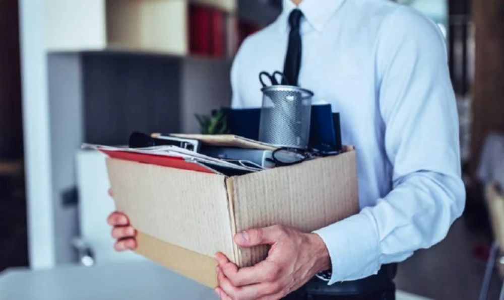 CÂND ar putea începe concedierile din companiile de stat 