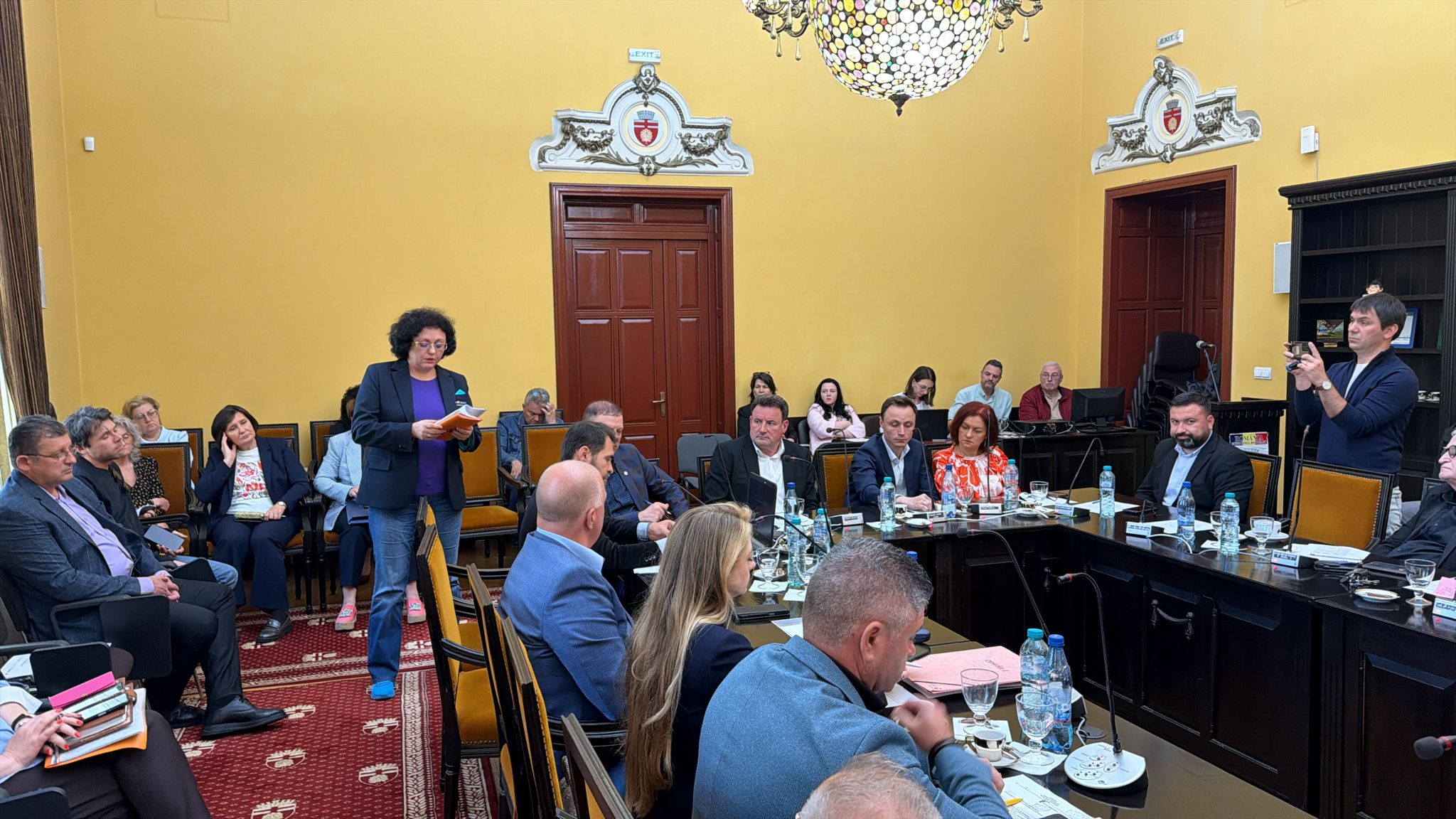concedieri la o directie a primariei.