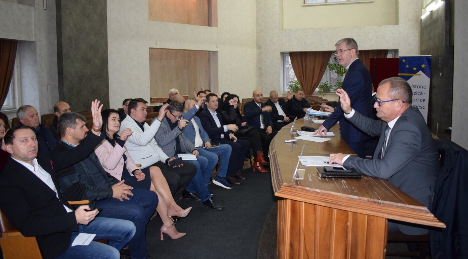 Bani către patru primării împărțiți la Județ într-o locație nouă: Să nu fie văduvite celelalte comune – VIDEO 