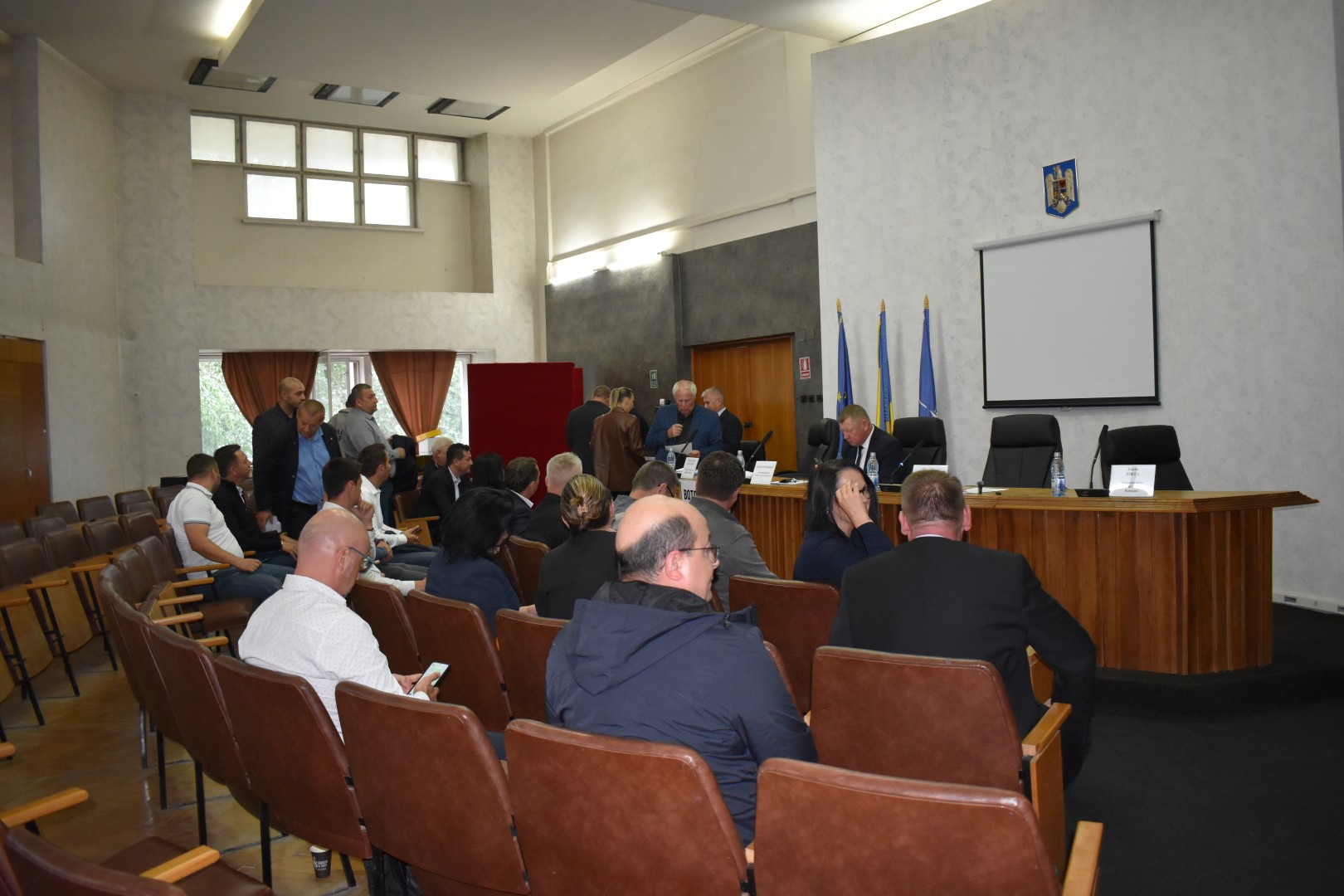 Propunere în plen cu Leon Dănăilă la intrările în județ: Este în viață – VIDEO 