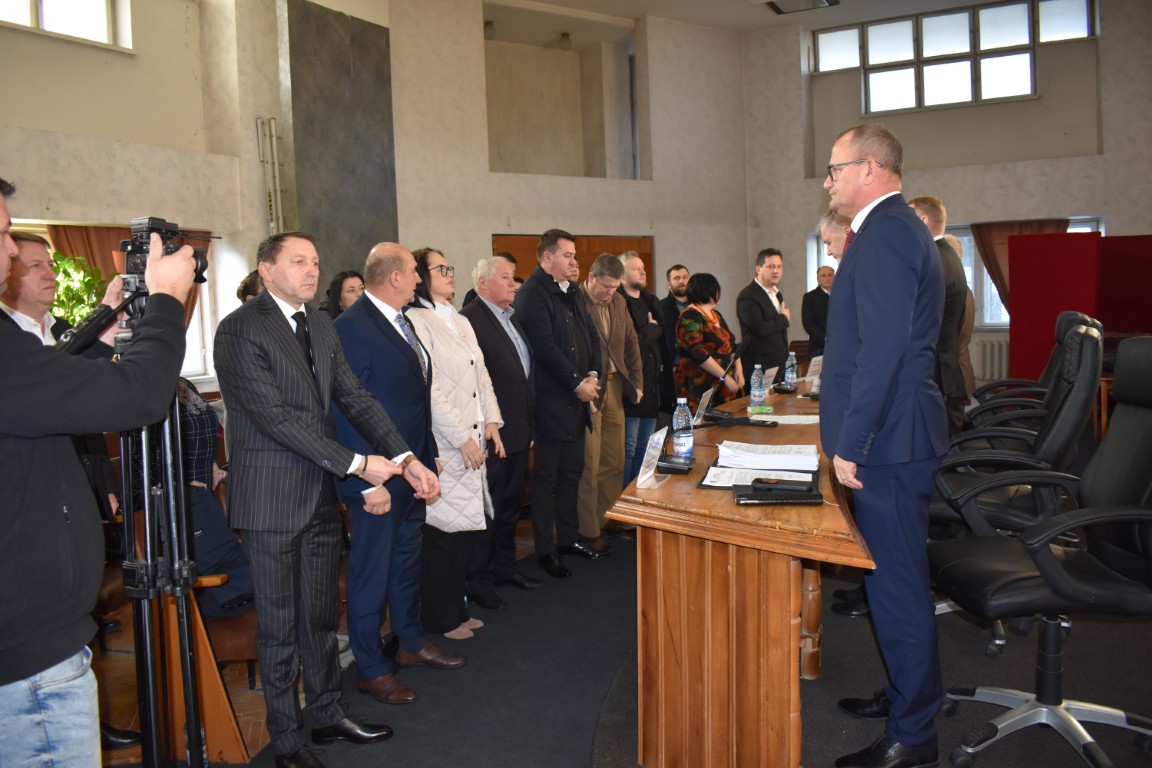 Atacuri și contraatacuri de zeci de milioane euro la CJ: Vicepreședintele liberal Bursuc atacat de un PSD-ist, apărat de altul – VIDEO 