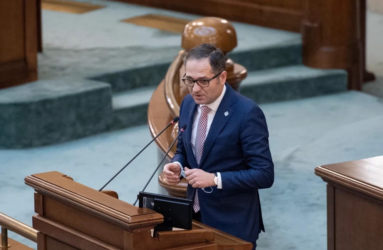 După plecarea lui Lipă: Președinte controversat numit la Agenția pentru Sport, de la 2,75 la Titularizare la o țigară aprinsă în timpul ședinței 