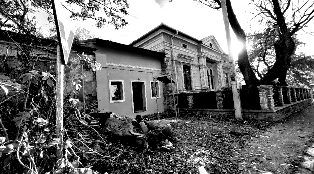 LOVITURĂ pentru proprietarii caselor fără autorizație: Primăria le dublează impozitele pentru o perioadă de 5 ani 