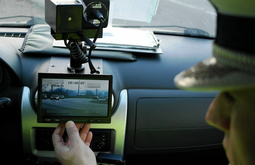 RAZIE într-o comună din Botoșani: Zeci de mașini trase pe dreapta, șoferi obraznici amendați 