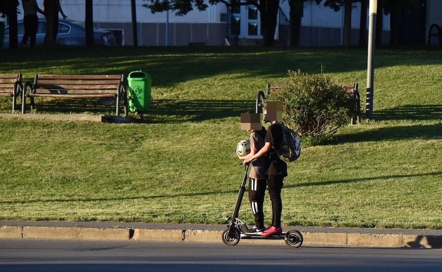 Trei copii cercetați penal după ce au fost depistați pe trotinete de mare viteză           