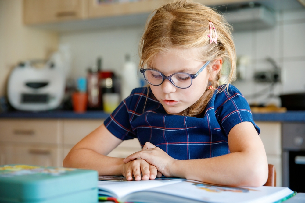 De ce unii copii învață mai ușor? Rolul geneticii și cum pot interveni părinții