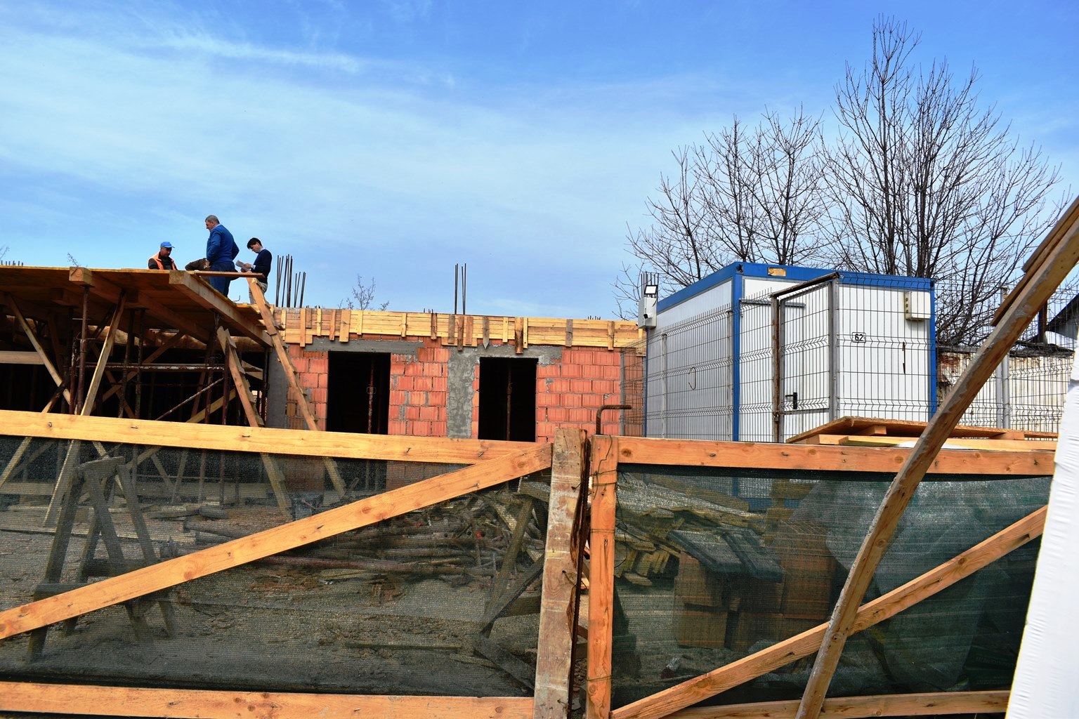 O poveste de corupție la DNA: O firmă acuzată de mituirea primarilor, transferată unei tinere de 23 de ani pentru 94 milioane euro