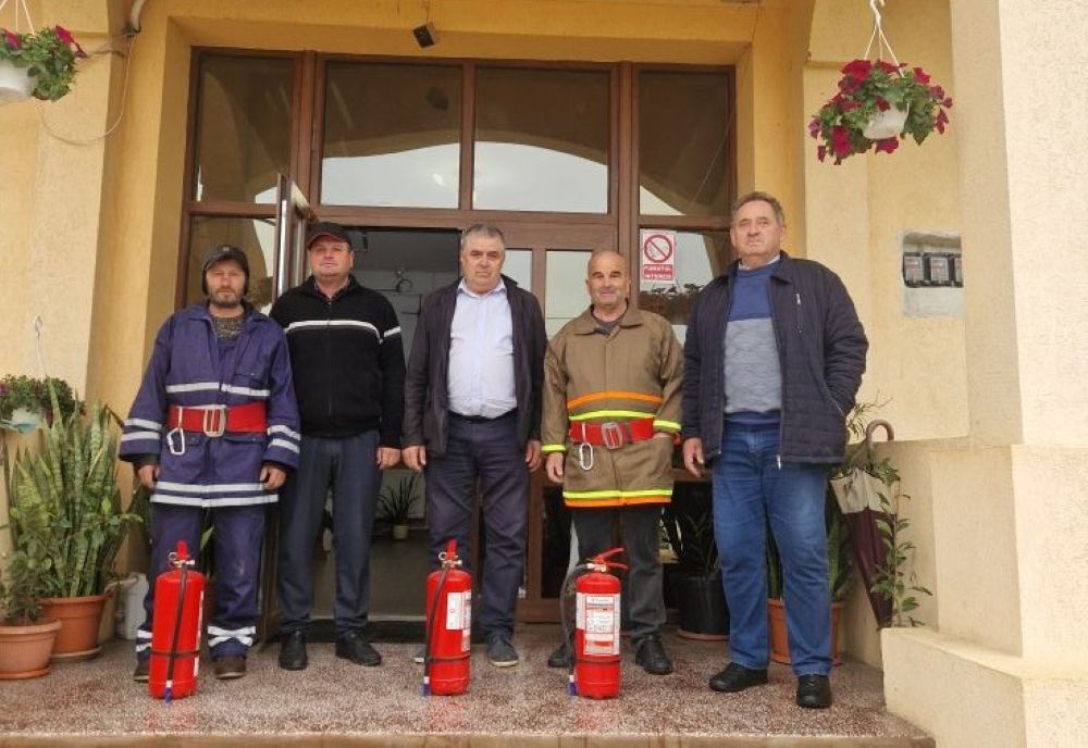 Un botoșănean a amenințat că își dă foc în fața primăriei: Am avut o zi grea 