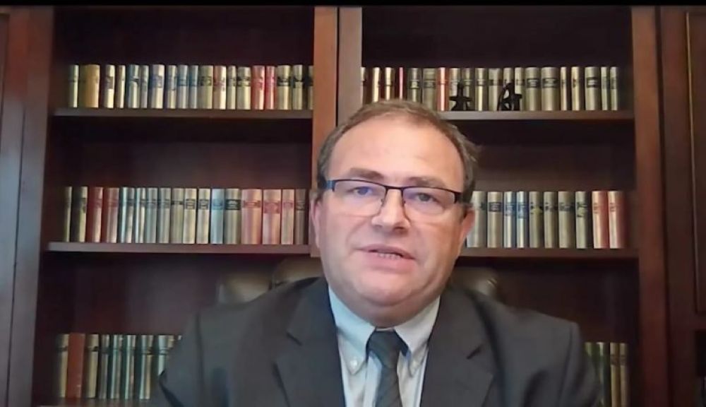 Doctorița din Botoșani pusă la zid de un reputat profesor universitar: Orice precupeață de la piață vă poate spune ce-i trece prin minte