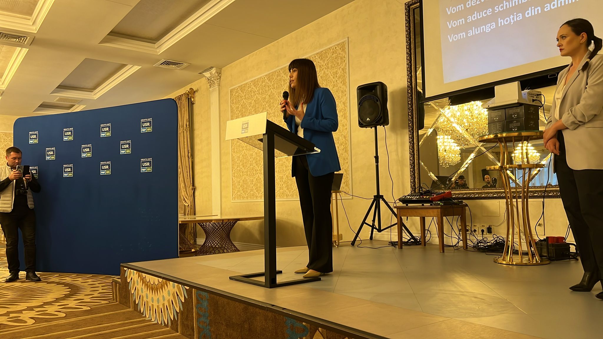 Deputatul USR de București care vrea la Bruxelles, a venit la... Botoșani: Investitorii sunt ținuți la ușa județului – VIDEO 