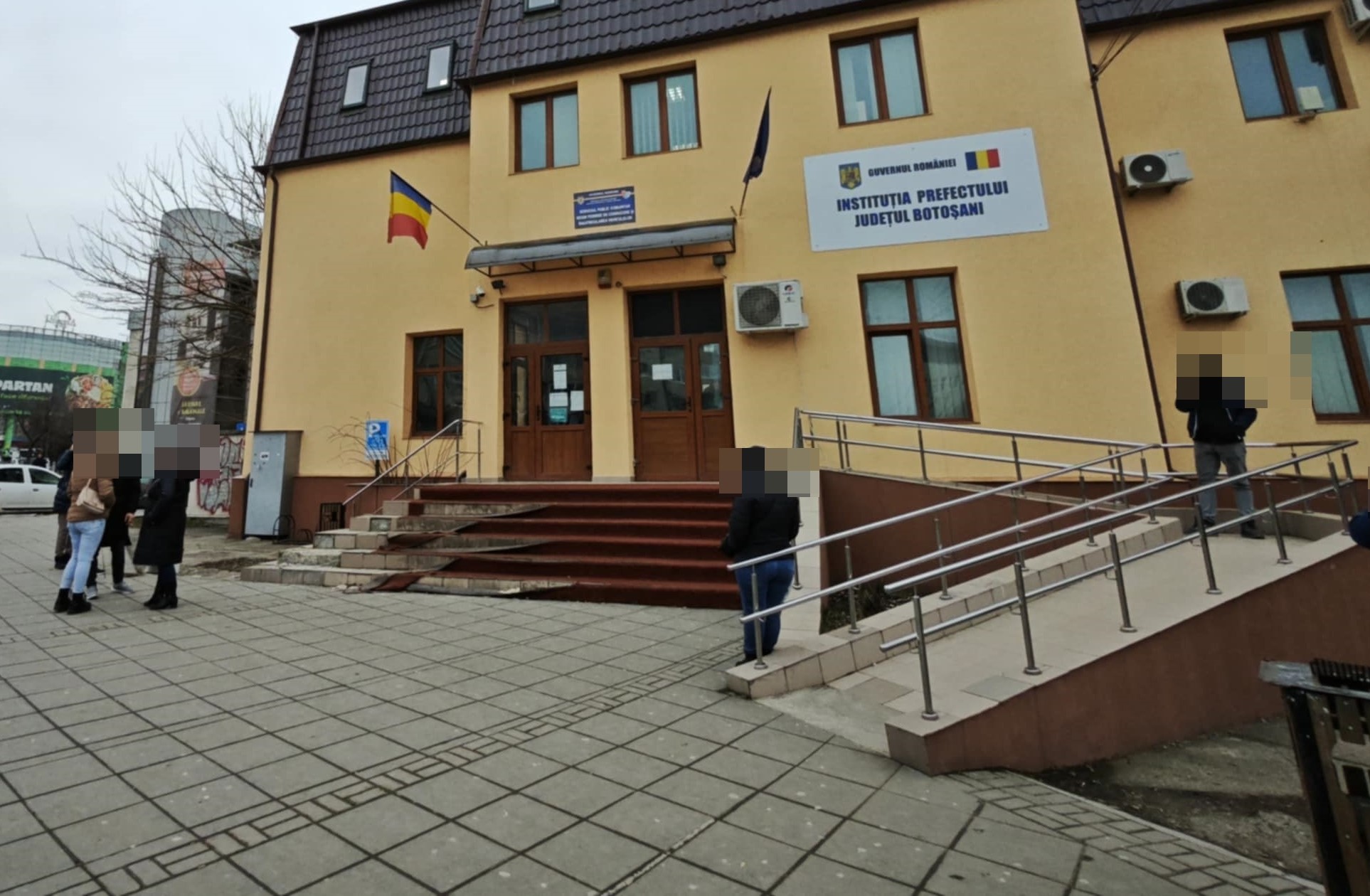 Examenul auto: Un candidat a dat „sala” de 11 ori, recorduri la Botoșani și la proba de traseu – VIDEO 