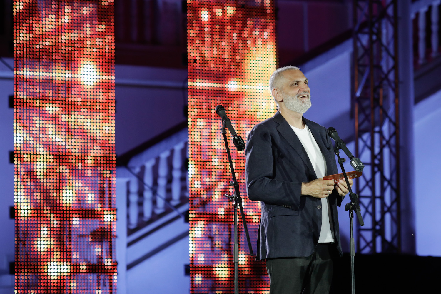 Weekend plin în București: Pește proaspăt, concerte și stand-up