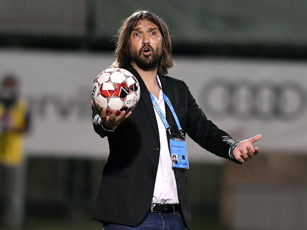 Din ce făcea bani fostul antrenor de la FC Botoșani la început de carieră: Nu există reguli / Toată lumea îl iubea 