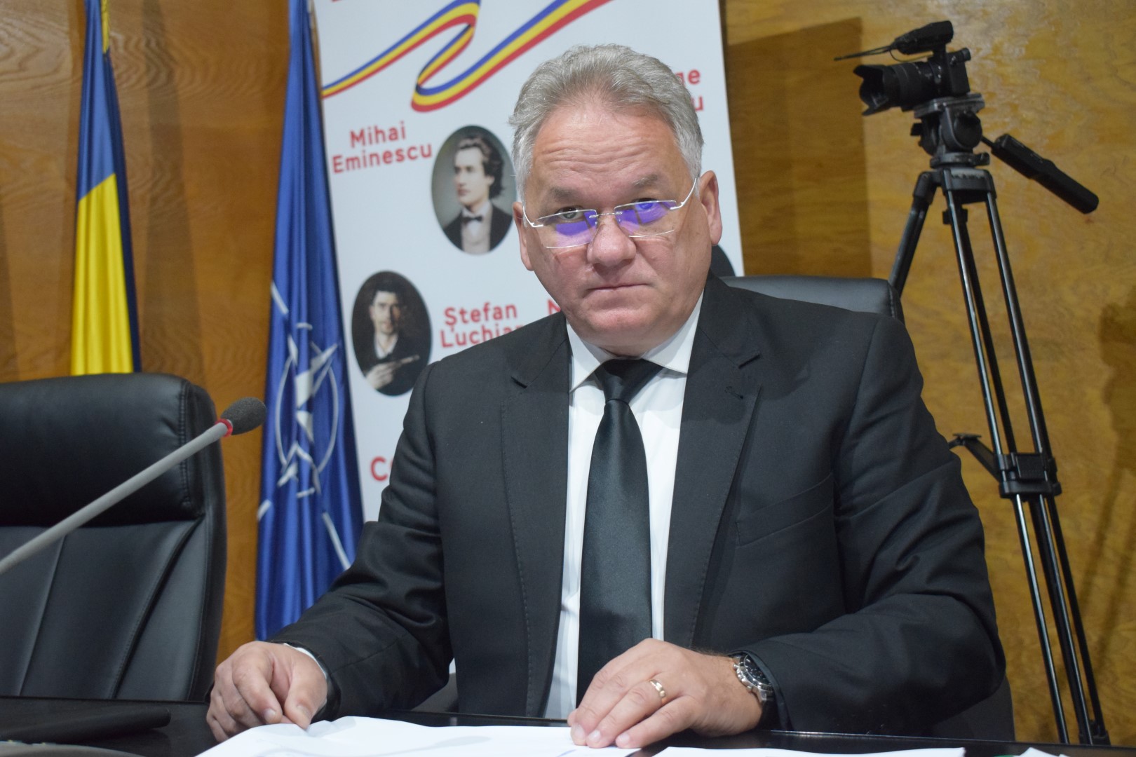 MOBILIZARE pentru alegeri: Prefectul pregătește două locații pentru președinții de secții și buletinele de vot 