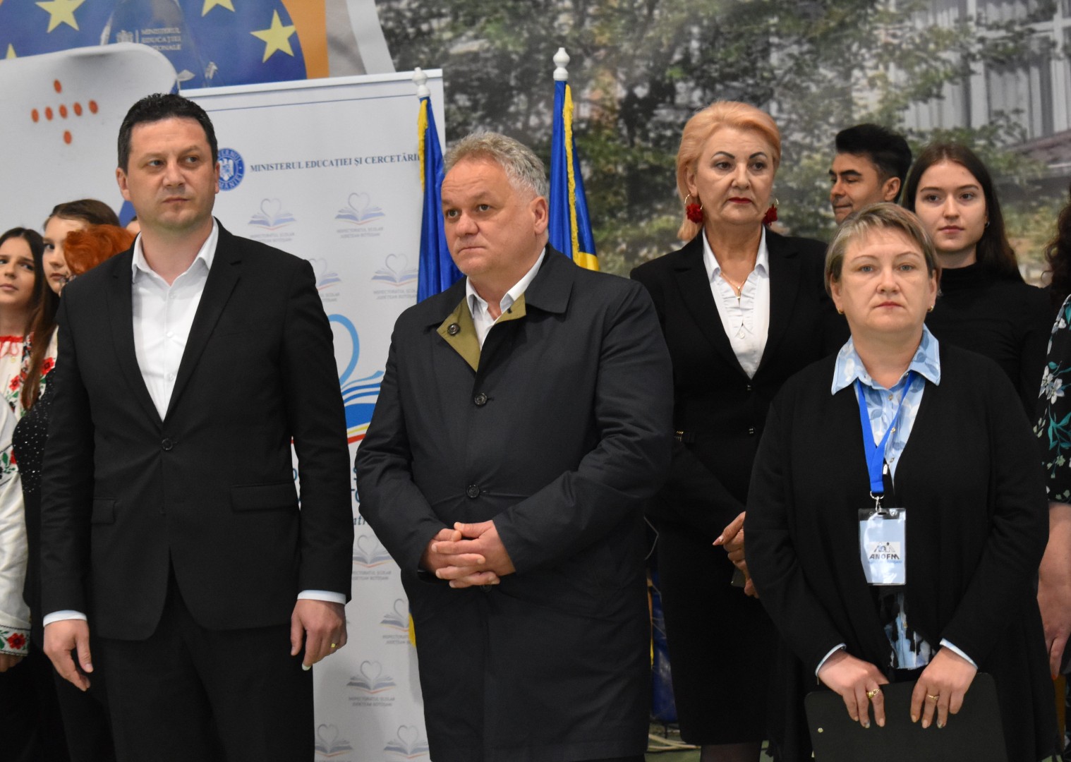 Prefectul nu i-a plictisit pe elevi la târg: Fiți smart, fiți curioși și decideți pentru viitorul vostru – VIDEO