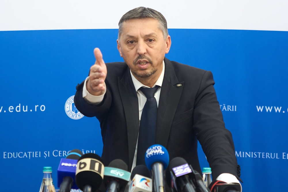 Daniel David: „Evaluarea nu se mai poate baza pe verificarea temei”. Ce NU îi învață școala românească pe copii, deși aceștia învață materia