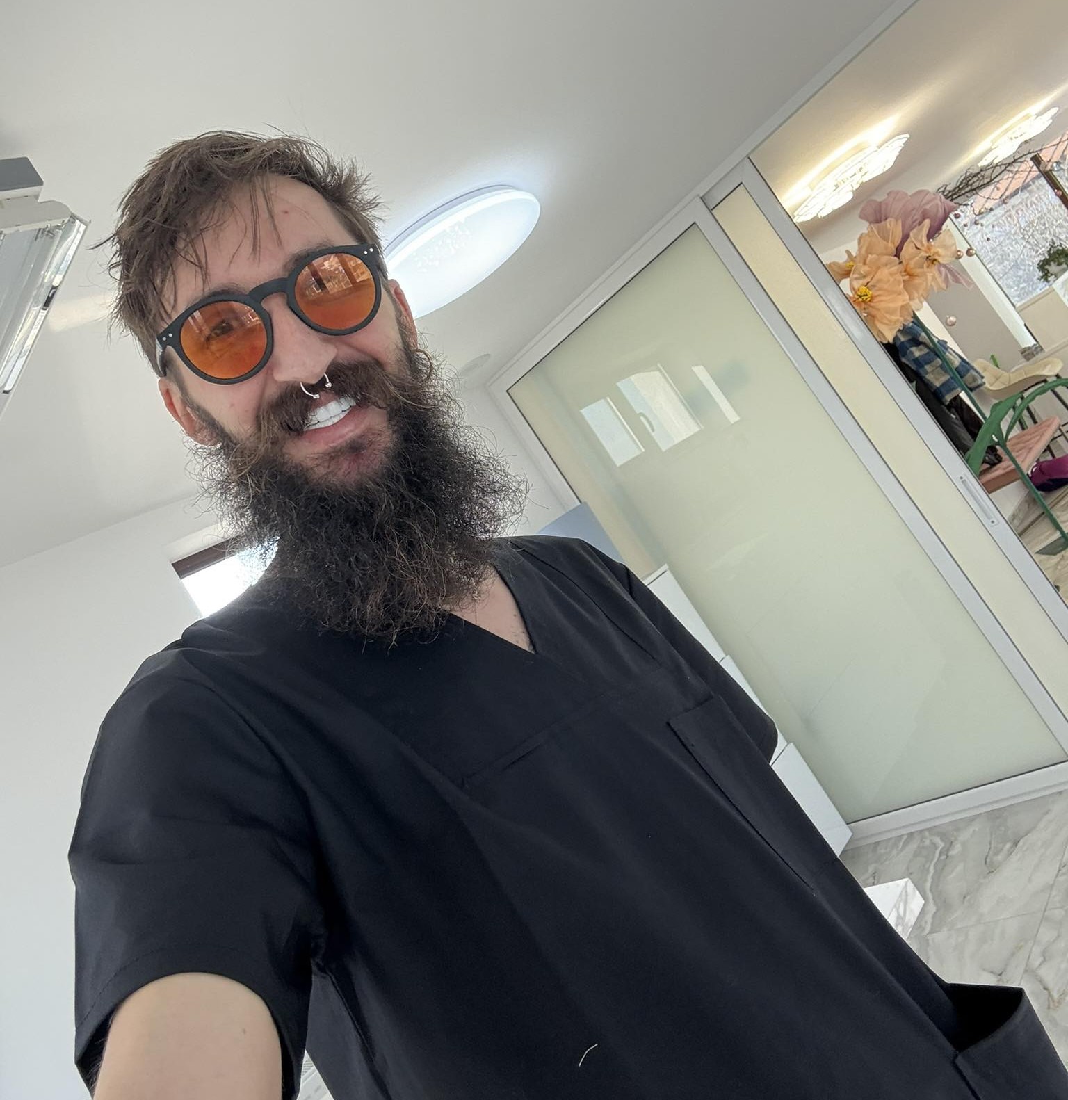 Dorința unui medic de ziua lui de naștere: Am uitat a fi oameni, am uitat a mulțumi