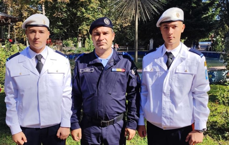 Daniel și David, gemenii botoșăneni care au ales drumul carierei militare, urmând exemplul tatălui lor