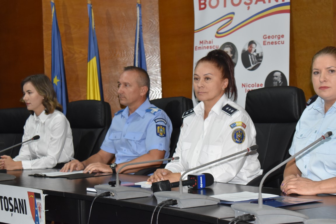 CONTROALE masive ale Poliției la început de an școlar, s-au verificat inclusiv microbuzele școlare – VIDEO